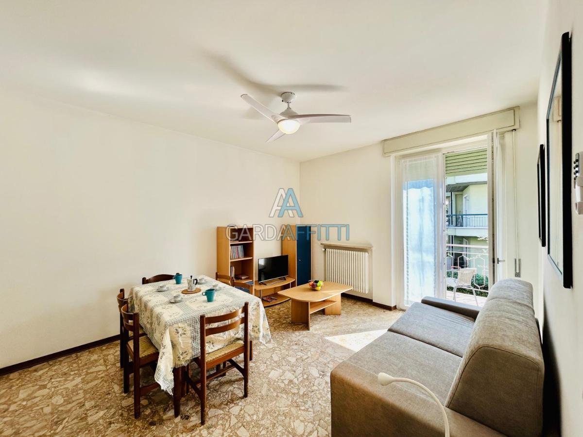 Ares Apartment - Vicino Al Lago Di Garda E Alla Stazione Treno Desenzano del Garda Exteriör bild
