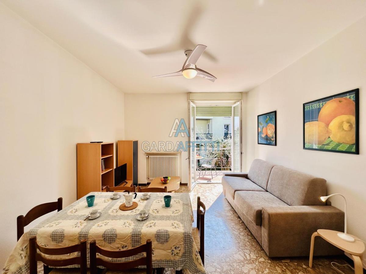 Ares Apartment - Vicino Al Lago Di Garda E Alla Stazione Treno Desenzano del Garda Exteriör bild