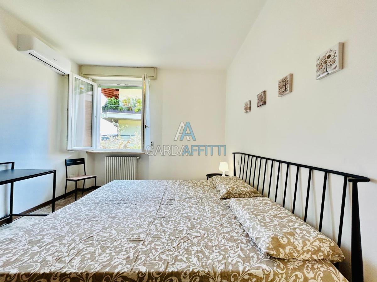 Ares Apartment - Vicino Al Lago Di Garda E Alla Stazione Treno Desenzano del Garda Exteriör bild