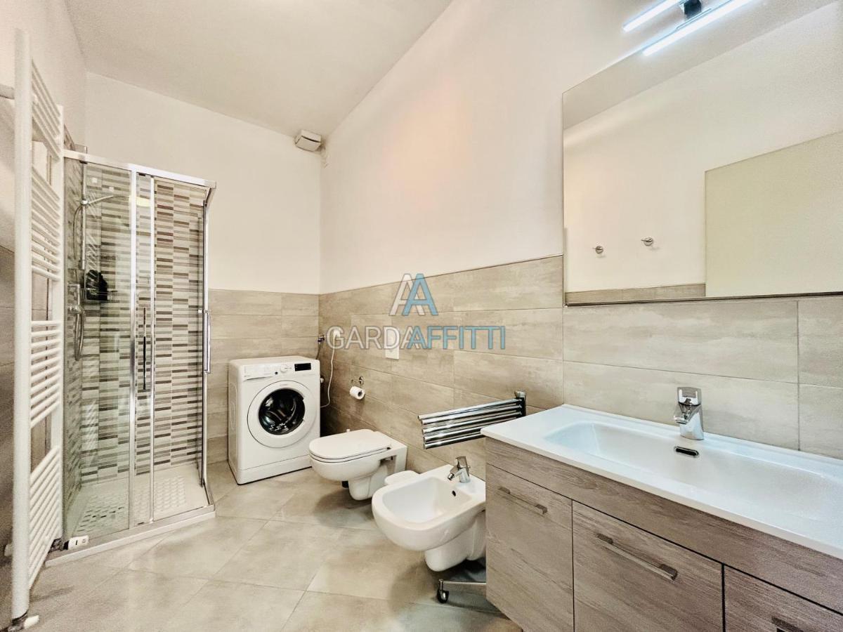 Ares Apartment - Vicino Al Lago Di Garda E Alla Stazione Treno Desenzano del Garda Exteriör bild