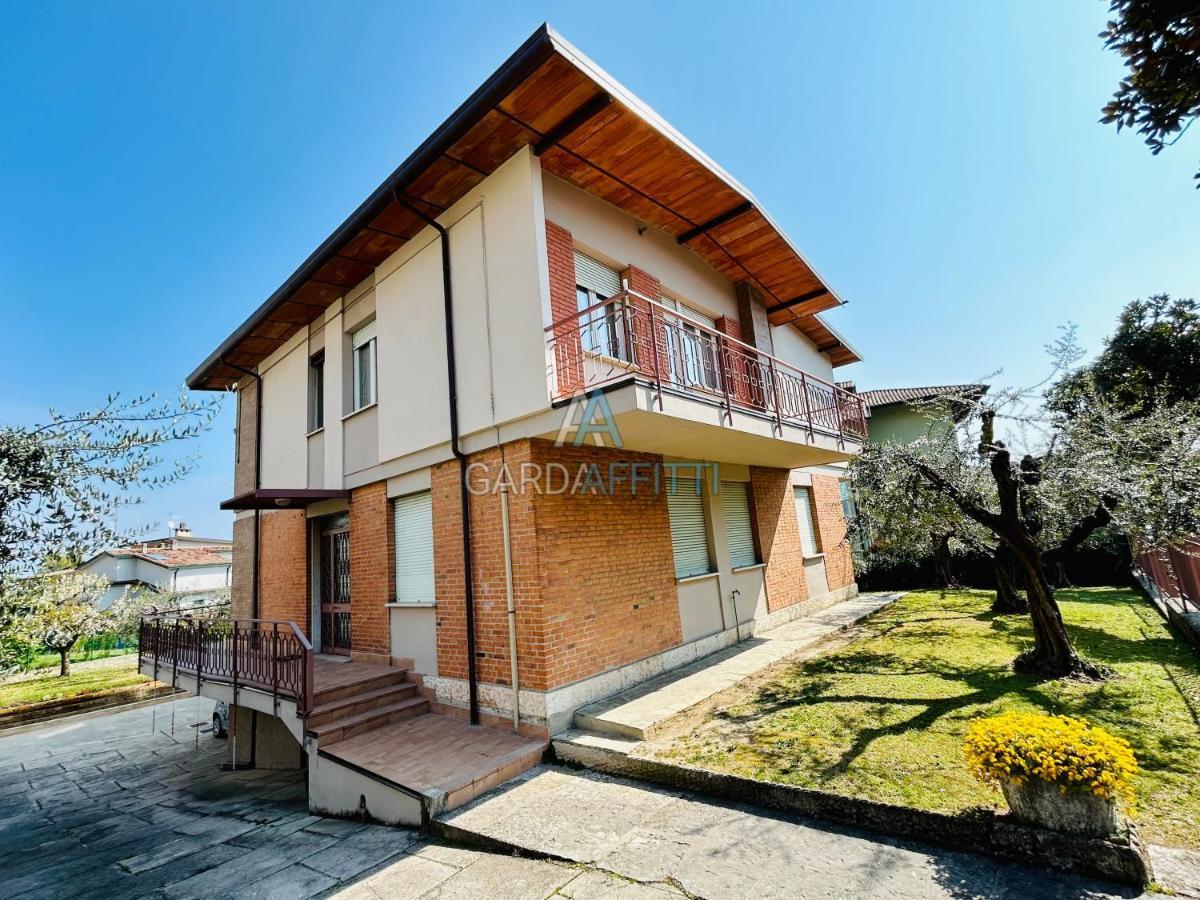 Ares Apartment - Vicino Al Lago Di Garda E Alla Stazione Treno Desenzano del Garda Exteriör bild