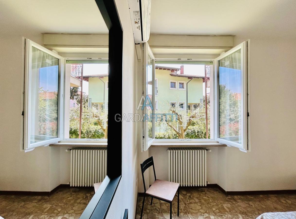 Ares Apartment - Vicino Al Lago Di Garda E Alla Stazione Treno Desenzano del Garda Exteriör bild