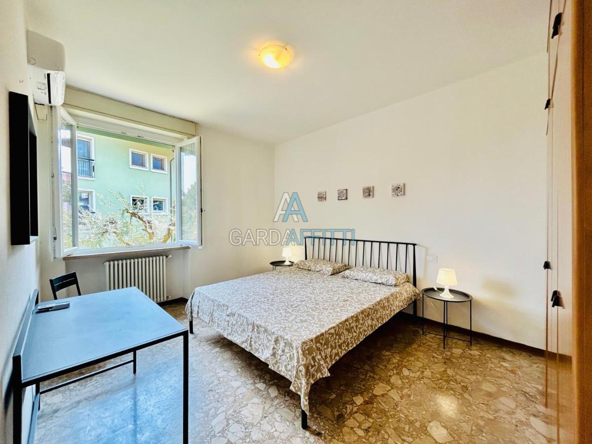 Ares Apartment - Vicino Al Lago Di Garda E Alla Stazione Treno Desenzano del Garda Exteriör bild