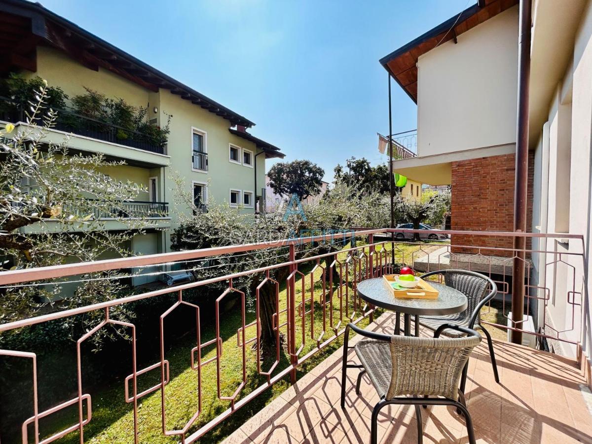 Ares Apartment - Vicino Al Lago Di Garda E Alla Stazione Treno Desenzano del Garda Exteriör bild