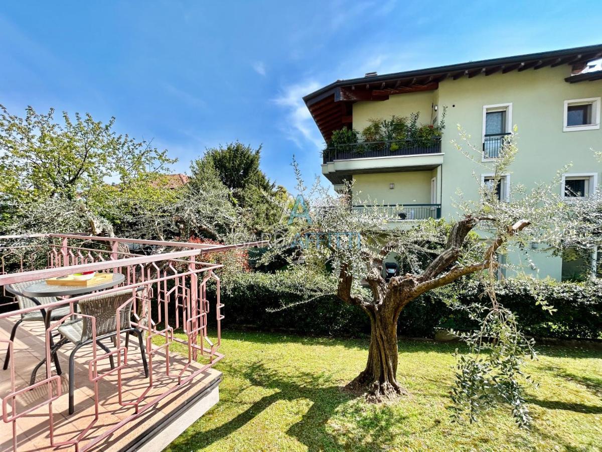 Ares Apartment - Vicino Al Lago Di Garda E Alla Stazione Treno Desenzano del Garda Exteriör bild