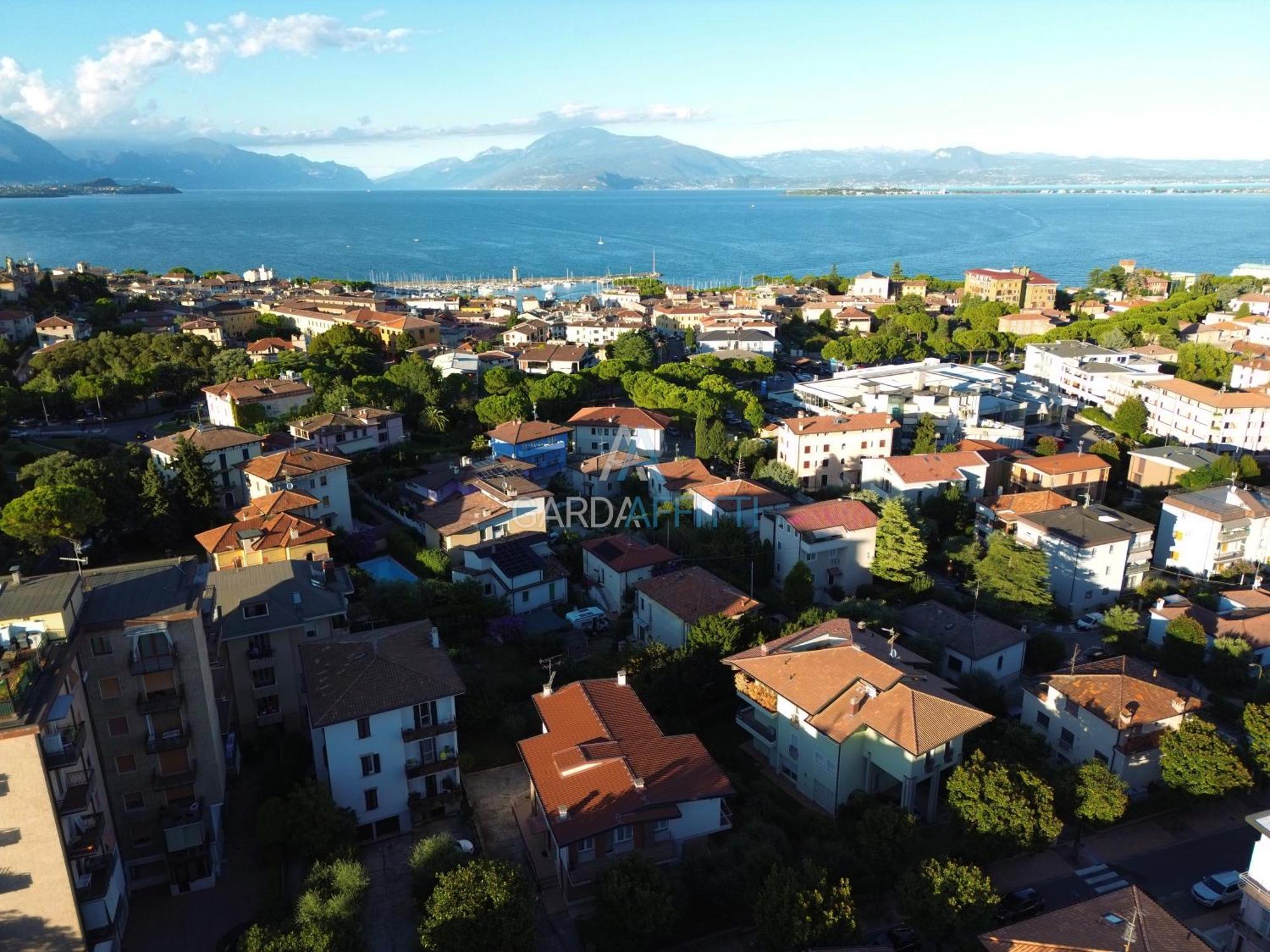 Ares Apartment - Vicino Al Lago Di Garda E Alla Stazione Treno Desenzano del Garda Exteriör bild
